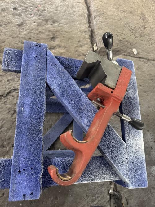 Поддержка винта и вала станка 1м63